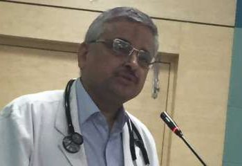 दूसरी से भी ज़्यादा घातक तीसरी लहर संभव: एम्स निदेशक