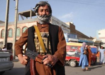 अफ़ग़ान सैनिक आत्मसमर्पण करें, तालिबान की धमकी