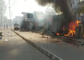 गुजरात के आणंद में सांप्रदायिक झड़प, चार जख्मी, गिरफ्तारियां और एडिशनल फोर्स तैनात