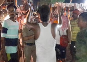 यूपी और हरियाणा के कावड़ियों में जमकर चले लाठी-डंडे, एक की मौत