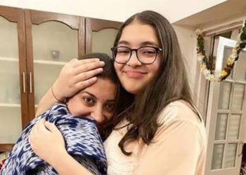 स्मृति ईरानी के परिजनों का कैफे और उसकी कारोबारी भूमि में निवेश,The Indian express की पड़ताल