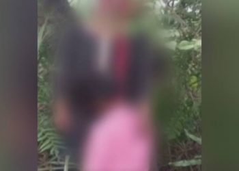 यूपी: लखीमपुर में दो बहनों के पेड़ से लटके मिले शव, परिवार को हत्या का शक