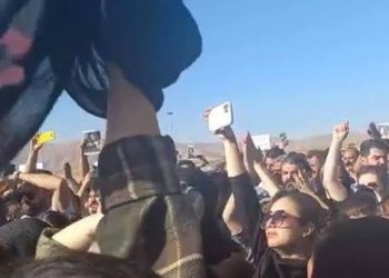 हिजाब: आर-पार के मूड में क्यों ईरान की महिलाएं