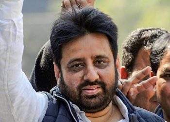 केजरीवाल के करीबी अमानतुल्लाह खान ने 32 में से 27 पदों पर अपने लोगों को रखा, ऐसीबी का कोर्ट में दावा