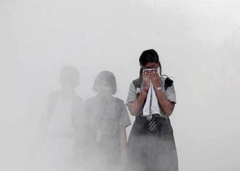 दिल्ली में सांस लेना दूभर, निर्माण समेत कार्यों पर तुरंत पाबंदी का निर्देश