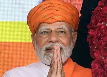 पीएम मोदी अब कितने पॉपुलर? क्या बताता है सर्वे