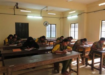 टीचर या हैवान: 2 का पहाड़ा ना सुना पाने पर स्टूडेंट के हाथ पर ड्रिल मशीन चला दी