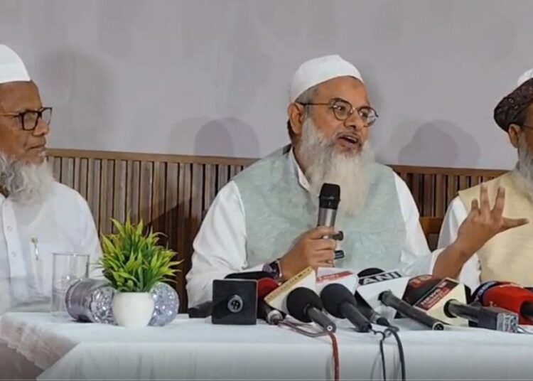 मैं असम में हूं, मुख्यमंत्री चाहें तो मुझे बांग्लादेश भेज दें या जेल में डाल दें: महमूद मदनी का चेलेंज