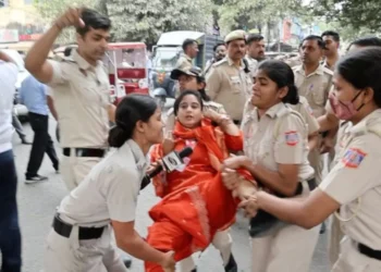 प्रेस की आजादी पर बहस तेज , दिल्ली में पत्रकारों पर पुलिस की कार्रवाई के गंभीर आरोप; 20 से ज्यादा पत्रकारों ने उठाए सवाल